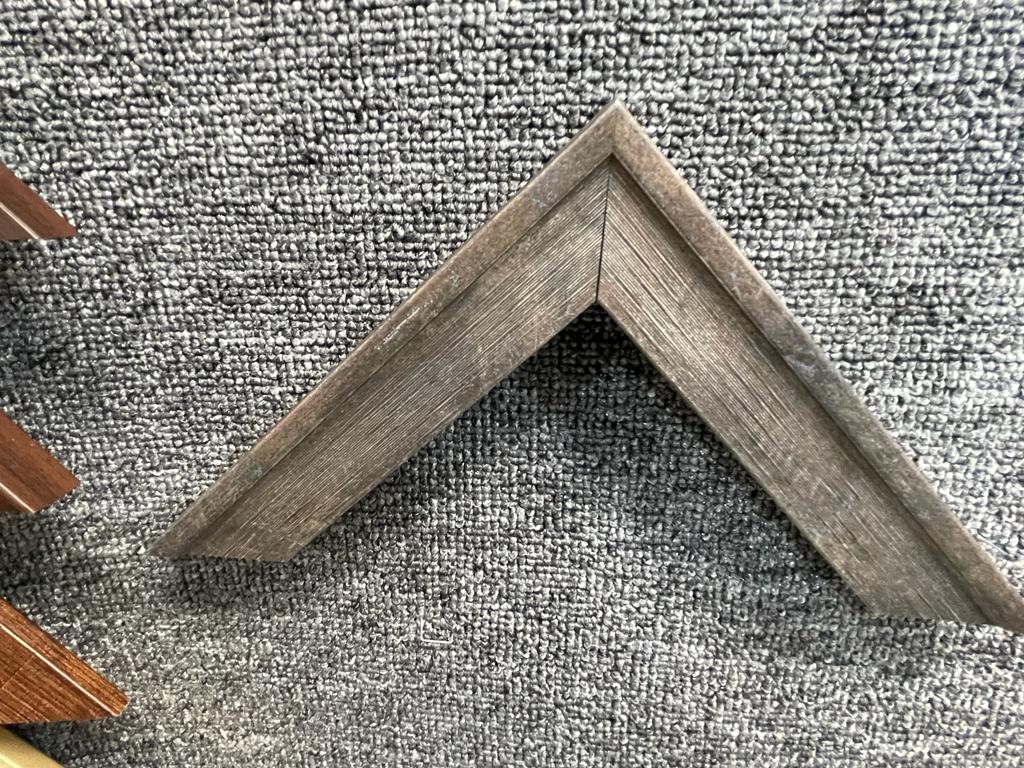 T6:- 3cm X 2cm